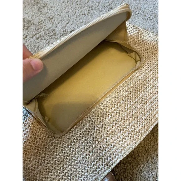 Butterfly Straw Tote great condition - Picture 6 of 7